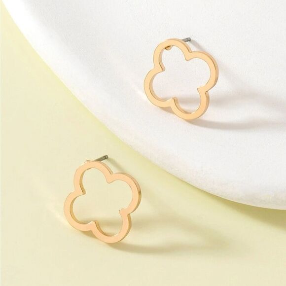 Flower Shaped Geometric Hollow Out Stud Earrings - Picture 4 of 13